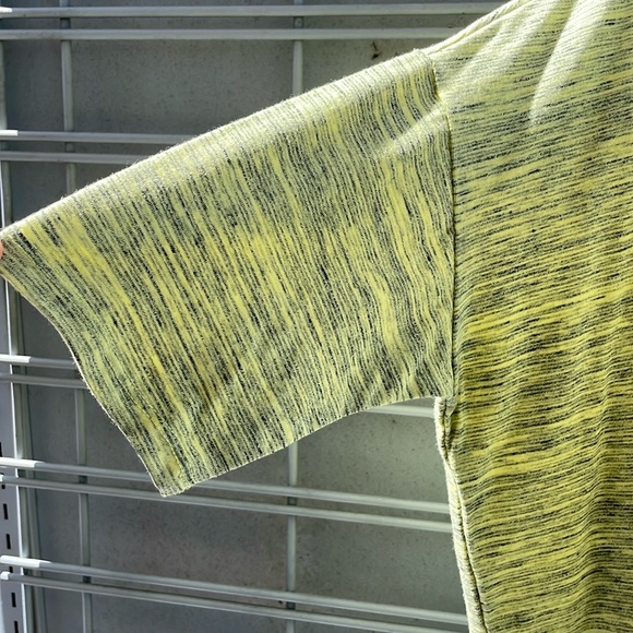 LulaRoe Lt Yellow Microstriped Irma Tunic Top-0919 - Picture 3 of 10